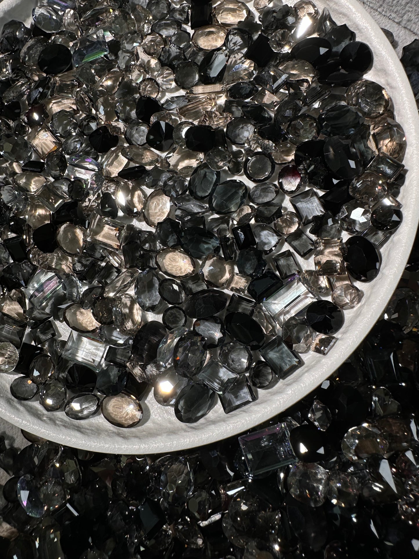 Black Mixed Pointed Back Crystal Glass Rhinestones For Nails Art and DIY