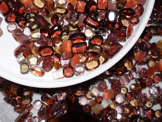 Chocolate Mixed Pointed Backed Crystal Glass Rhinestones for Nails Arts and DIY