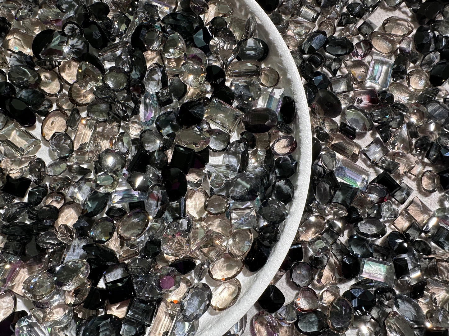 Black Mixed Pointed Back Crystal Glass Rhinestones For Nails Art and DIY