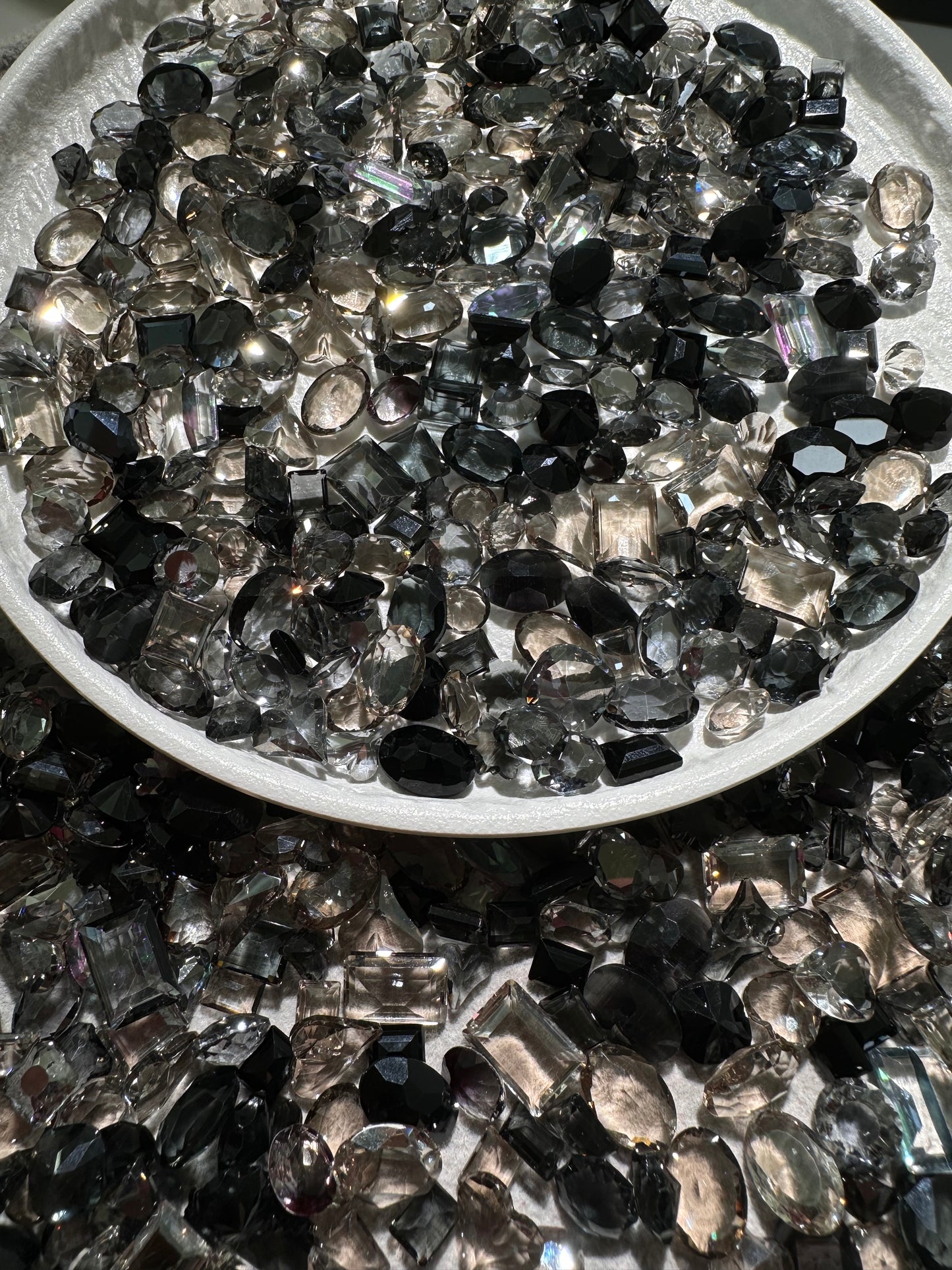 Black Mixed Pointed Back Crystal Glass Rhinestones For Nails Art and DIY