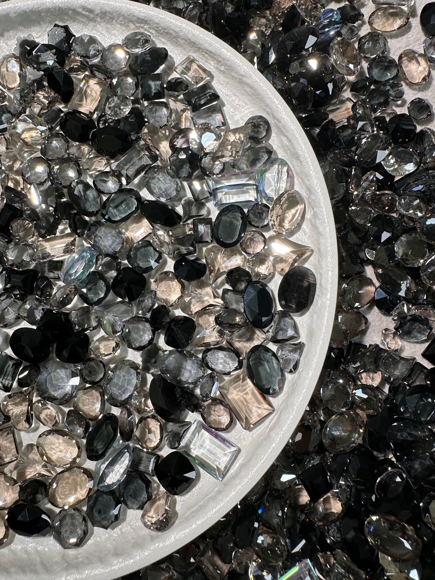 Black Mixed Pointed Back Crystal Glass Rhinestones For Nails Art and DIY